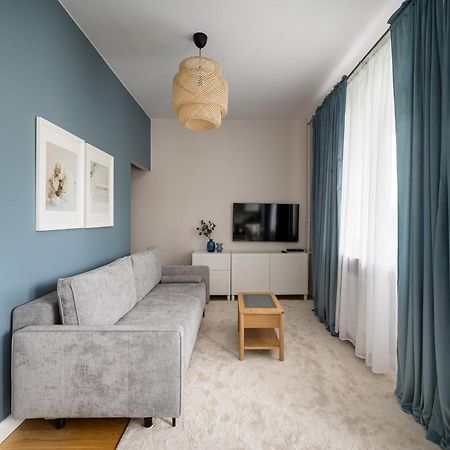 Wola Ratusz Homely Apartment Варшава Экстерьер фото
