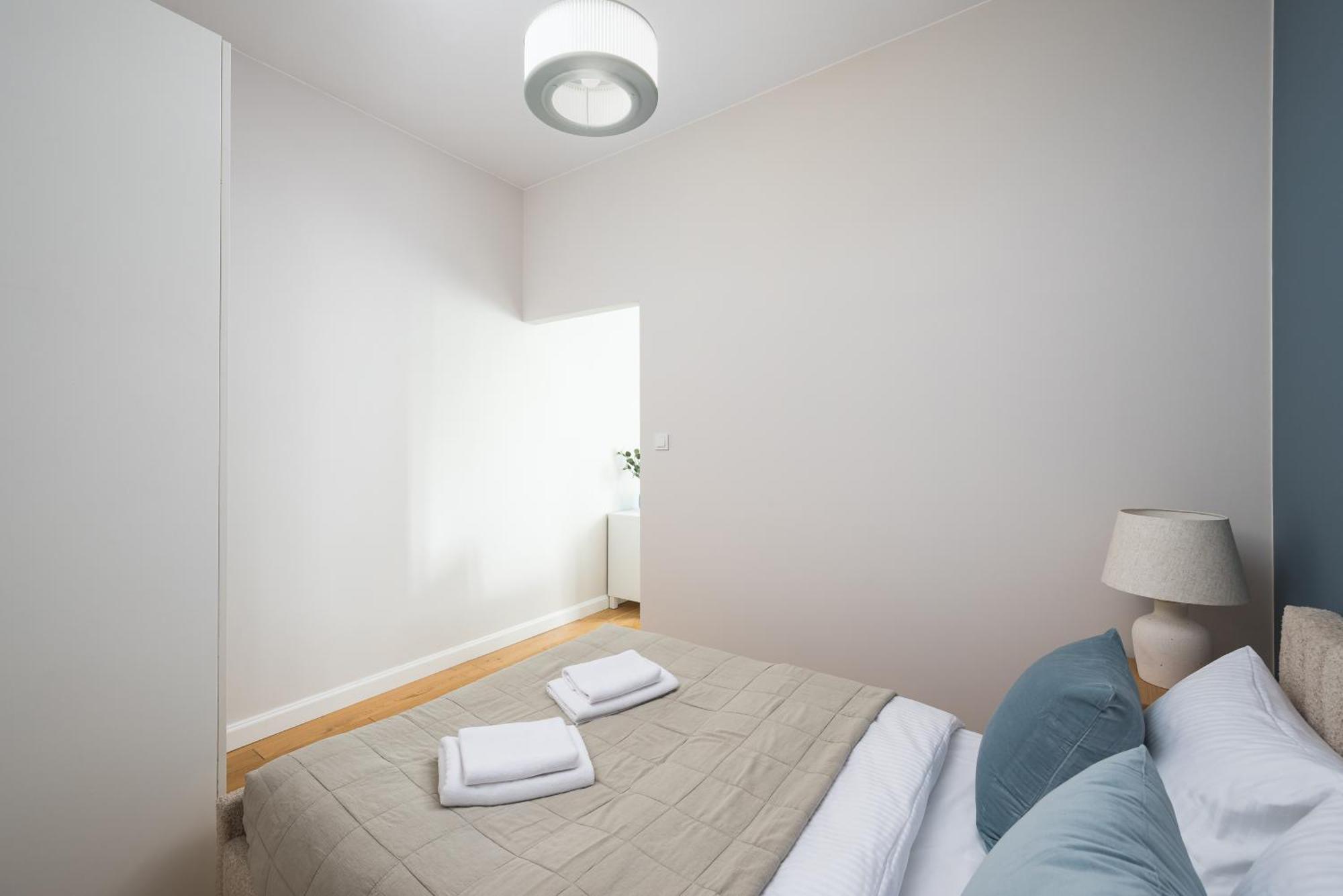 Wola Ratusz Homely Apartment Варшава Экстерьер фото