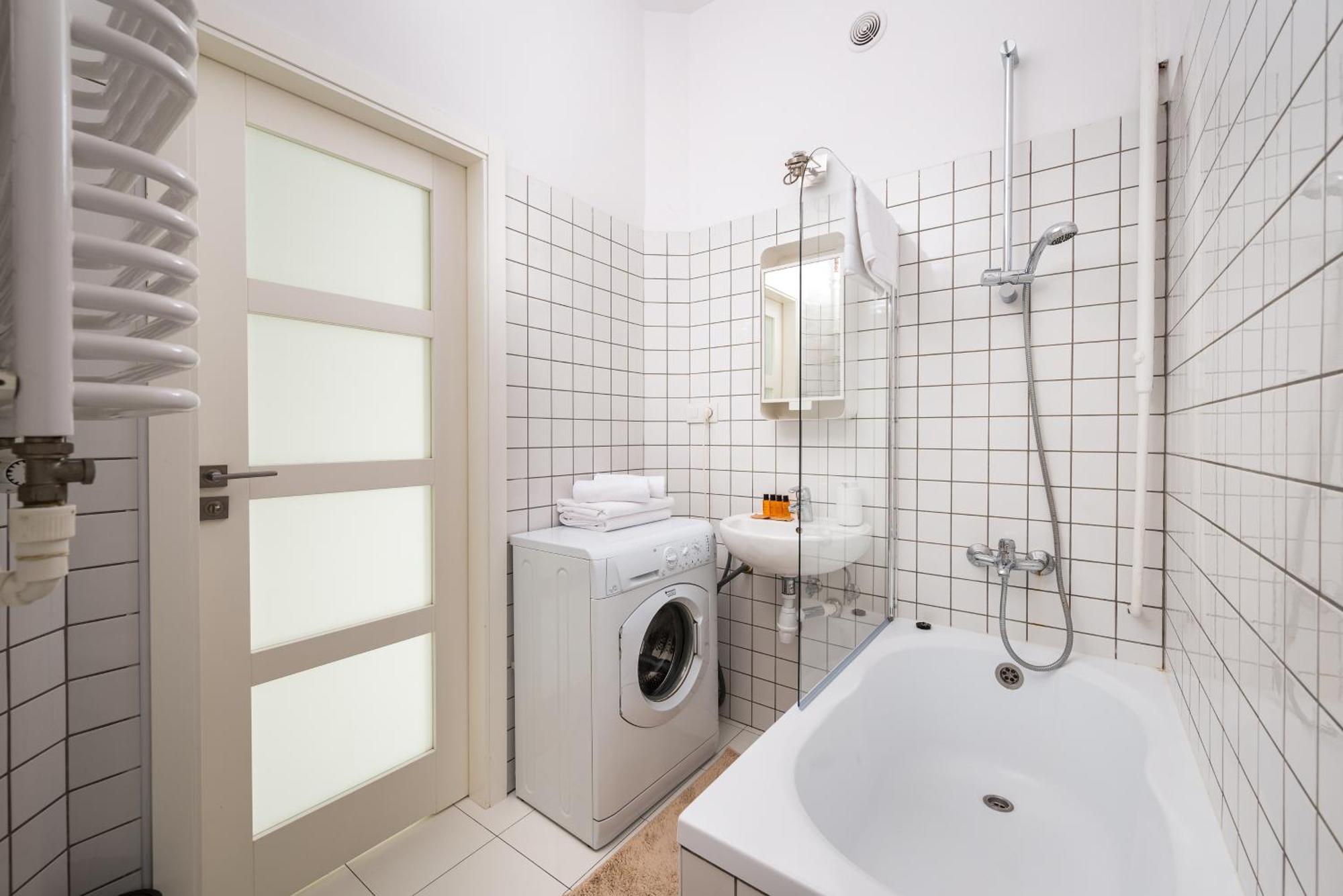 Wola Ratusz Homely Apartment Варшава Экстерьер фото